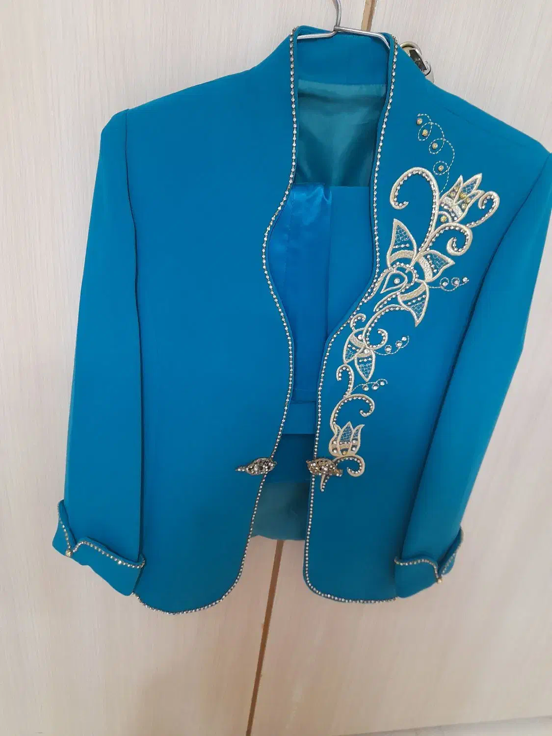 لباس مجلسی|لباس|خمین, |دیوار