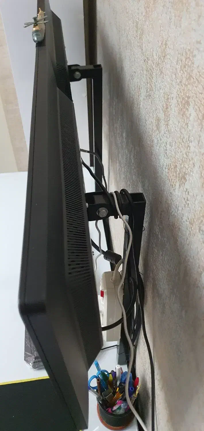 ۲ عدد مانیتور ۲۲  اینچ hp E221|قطعات و لوازم جانبی رایانه|همدان, |دیوار