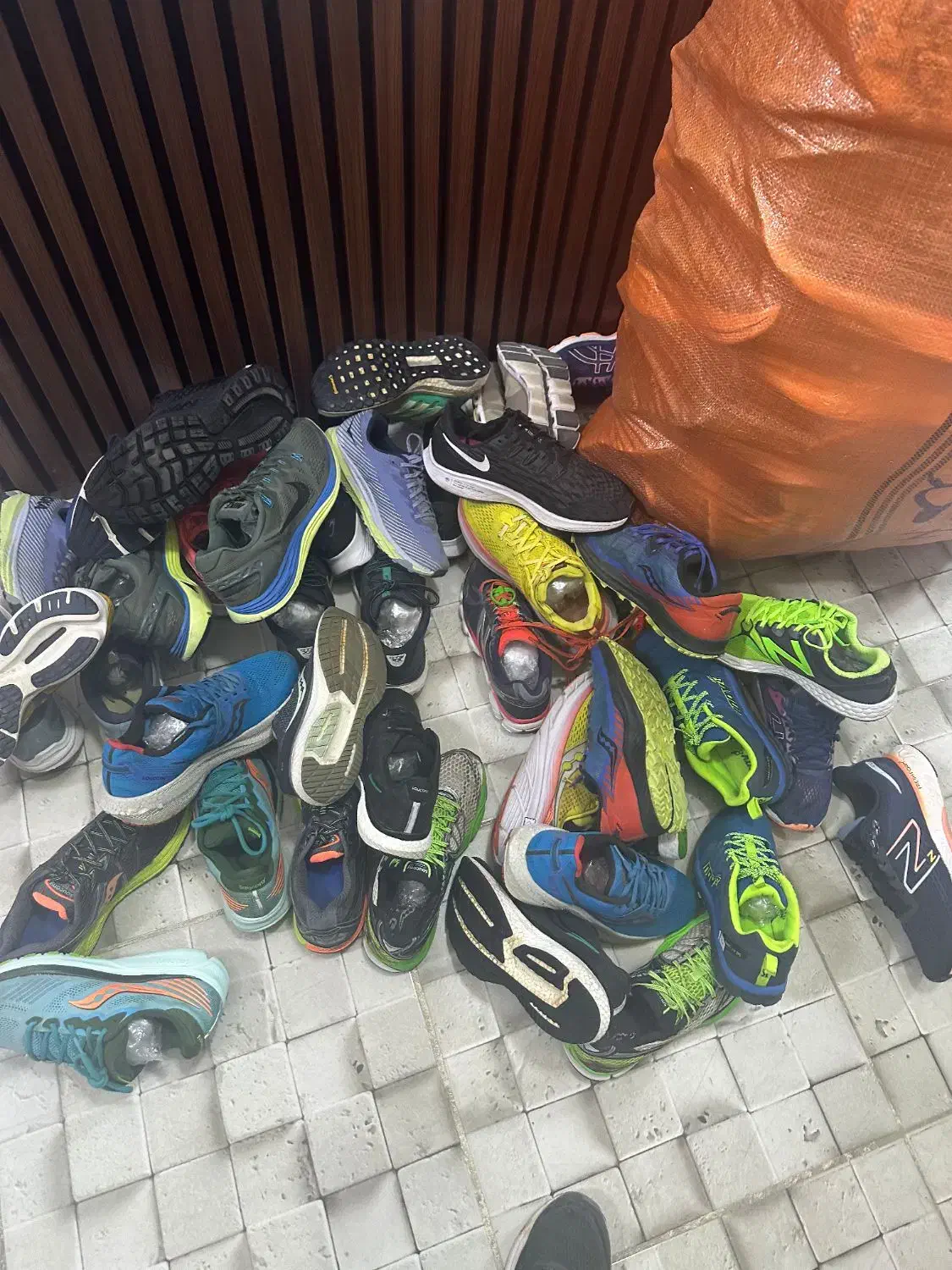 کفش ارجینال بە صورت جمله|کیف، کفش، کمربند|مریوان, |دیوار