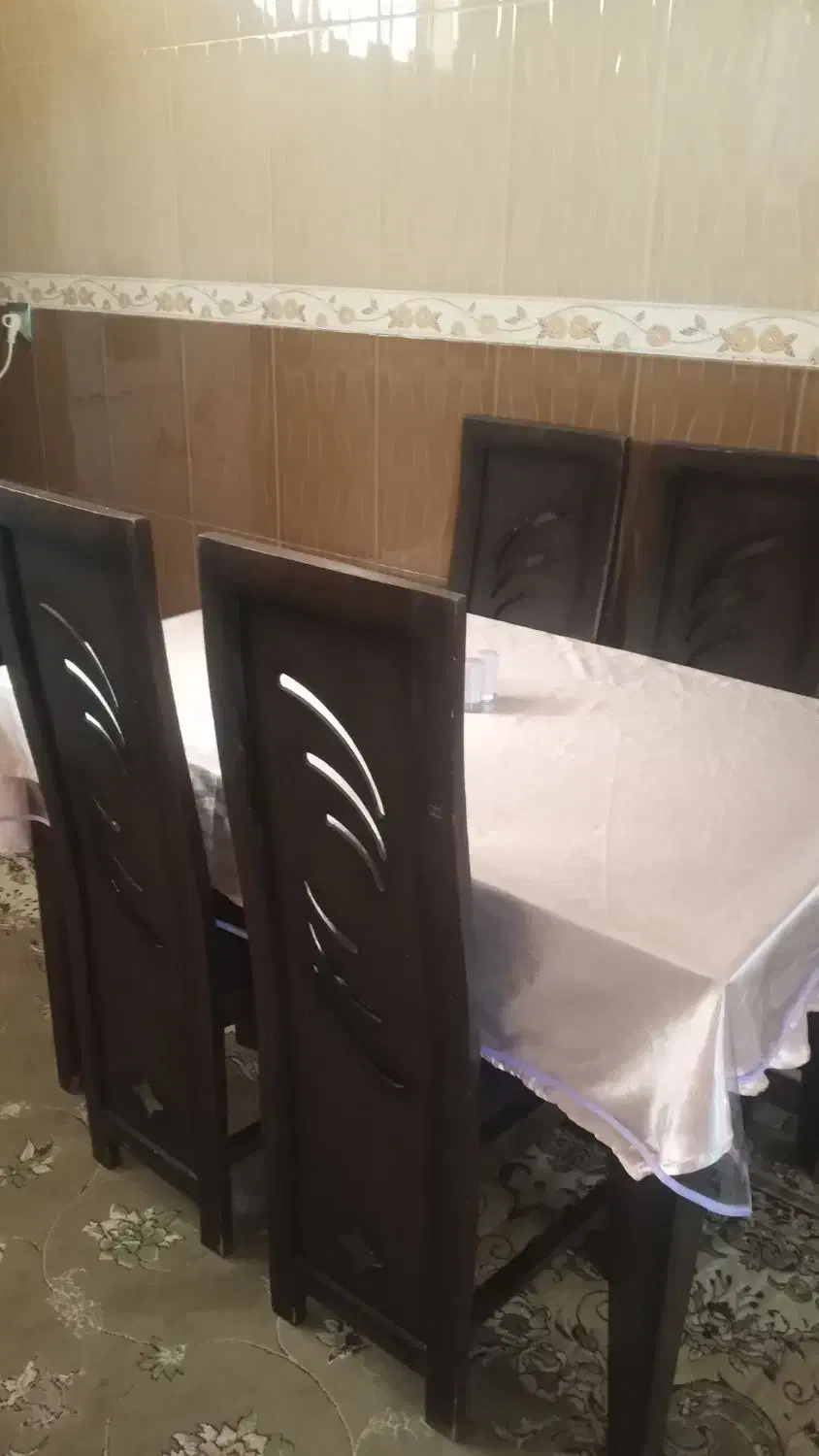 میز ناهارخوری|میز و صندلی غذاخوری|تربت‌حیدریه, جانبازان|دیوار