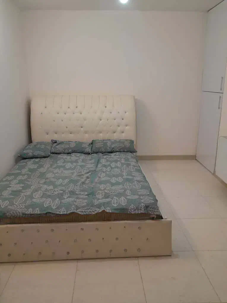 تخت دونفره به همراه تشک|تخت و سرویس خواب|هشتگرد, مدرس|دیوار