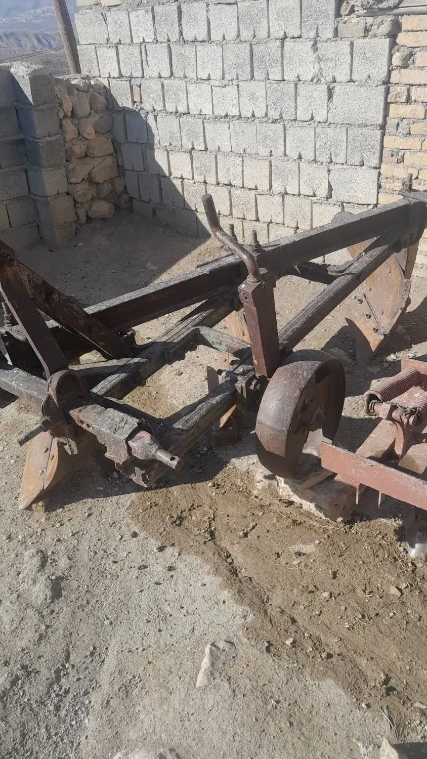 گاو آهن رومانی|ابزارآلات|گهواره, |دیوار