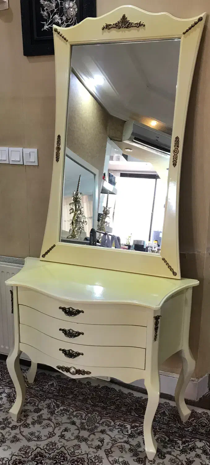 آینه قدی|آرایشگاه و سالنهای زیبایی|مشهد, نرگس (شهرک غرب)|دیوار