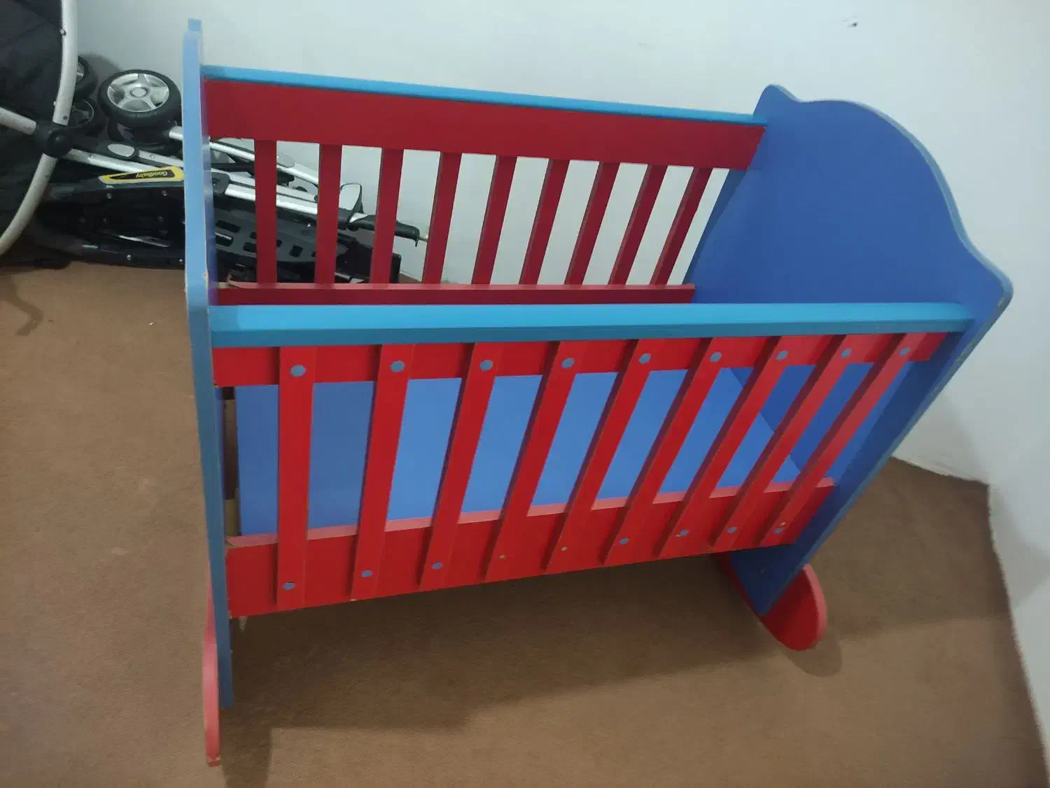 تخت و خوشخواب و...|تخت و صندلی بچه|بندرعباس, |دیوار