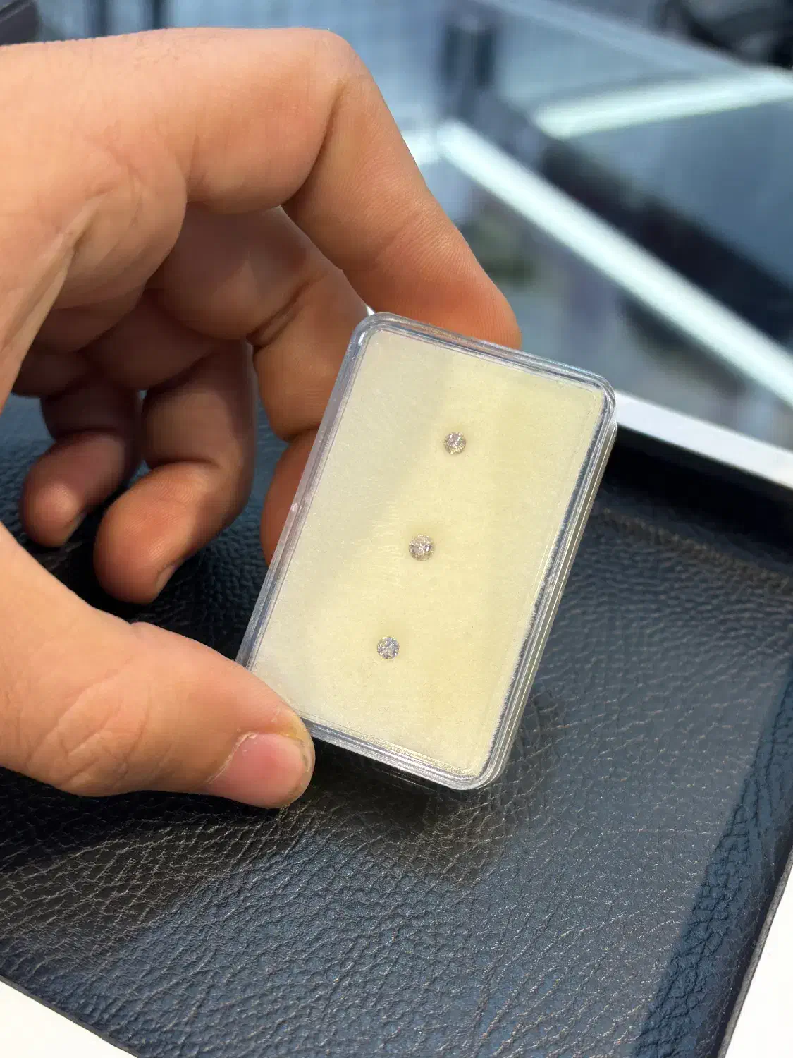 زمرد افغانستان و الماس و اپال|جواهرات|مشهد, زمرد|دیوار