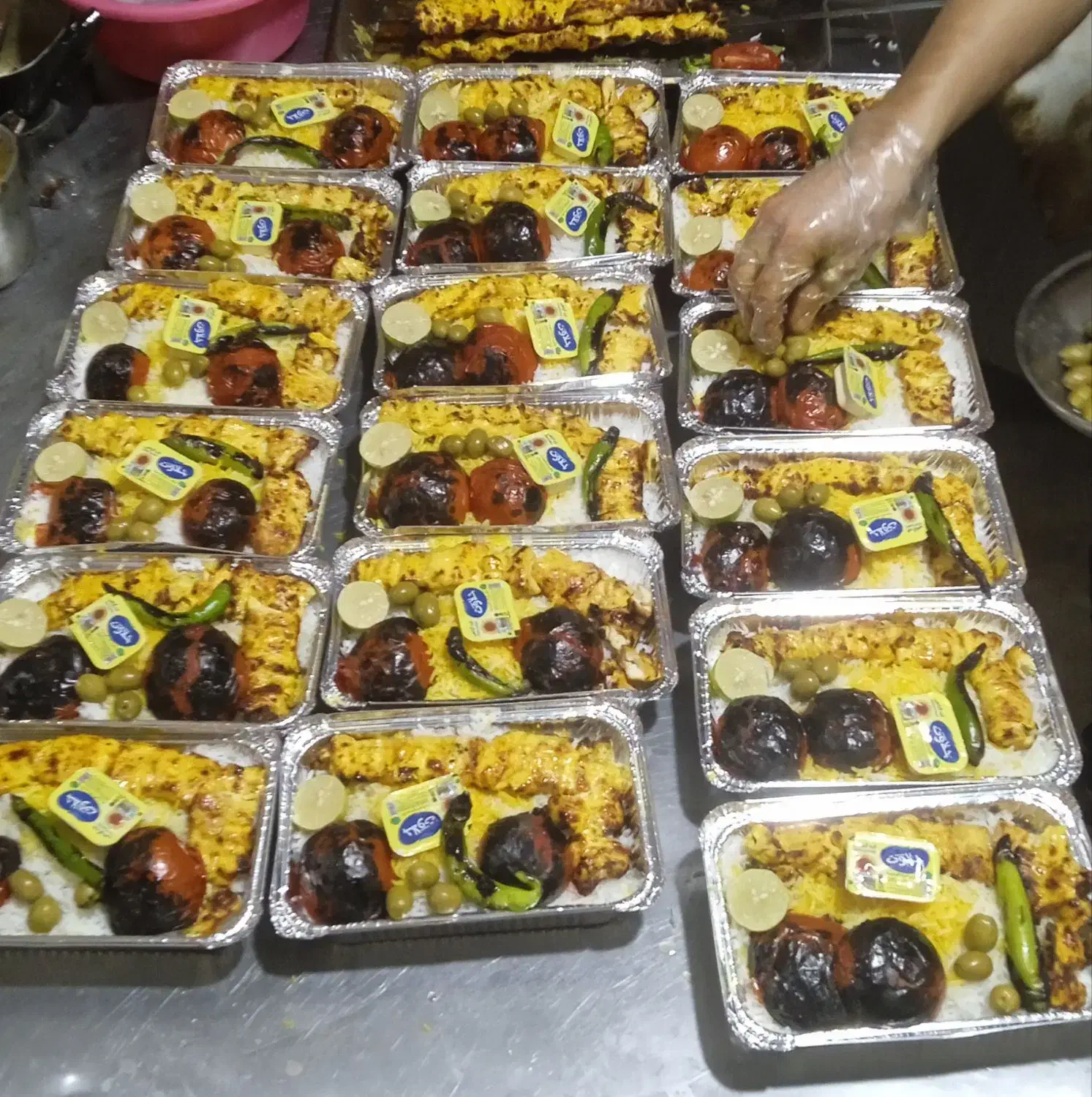 به یک پیک موتوری نیازمندیم فوری فوری فوری|استخدام خدمات فروشگاه و رستوران|بومهن, |دیوار