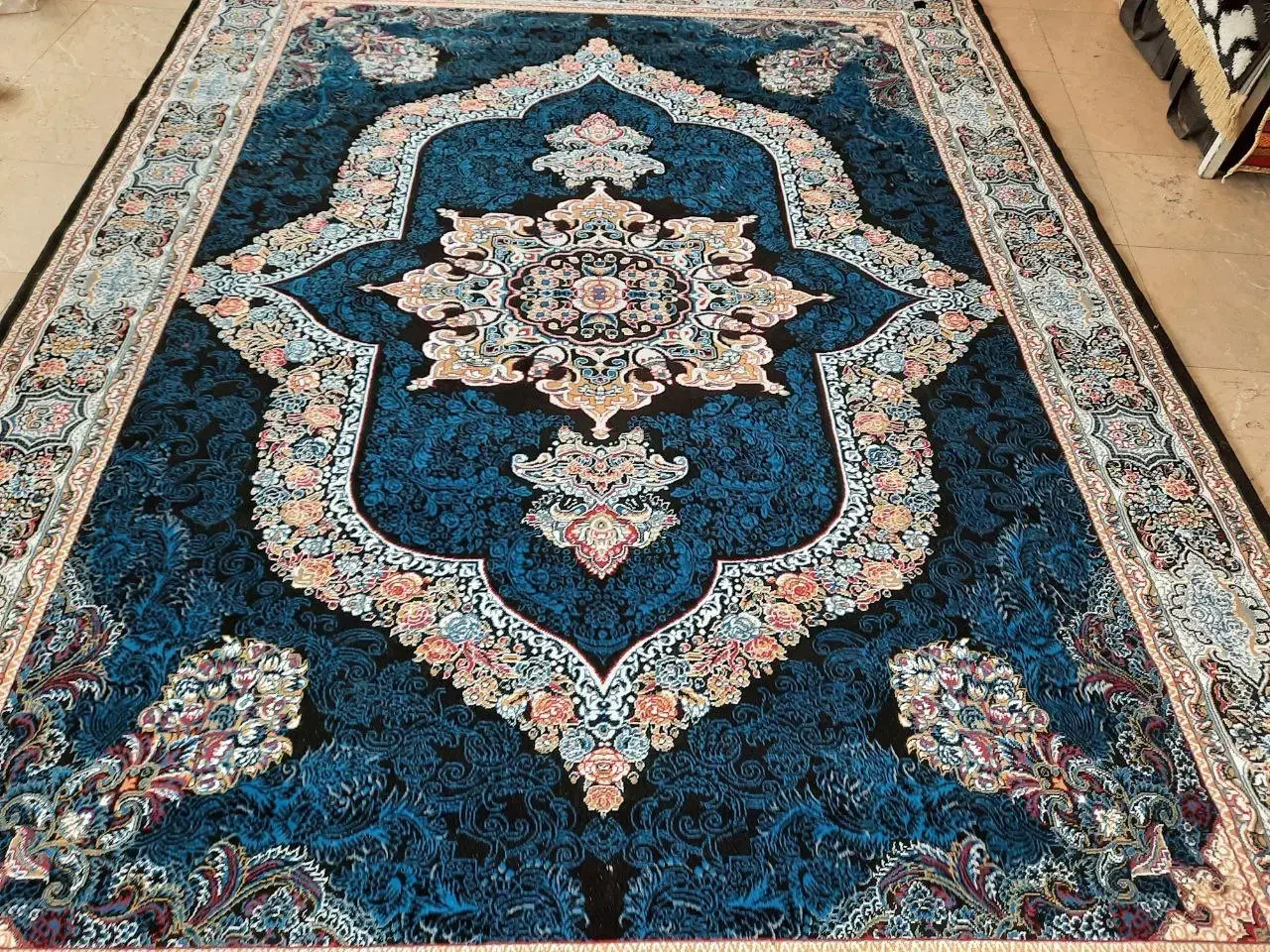 فرش گیلدا سفید و سرمه ای ۱۲ متری اک مشهد|فرش|گناباد, |دیوار