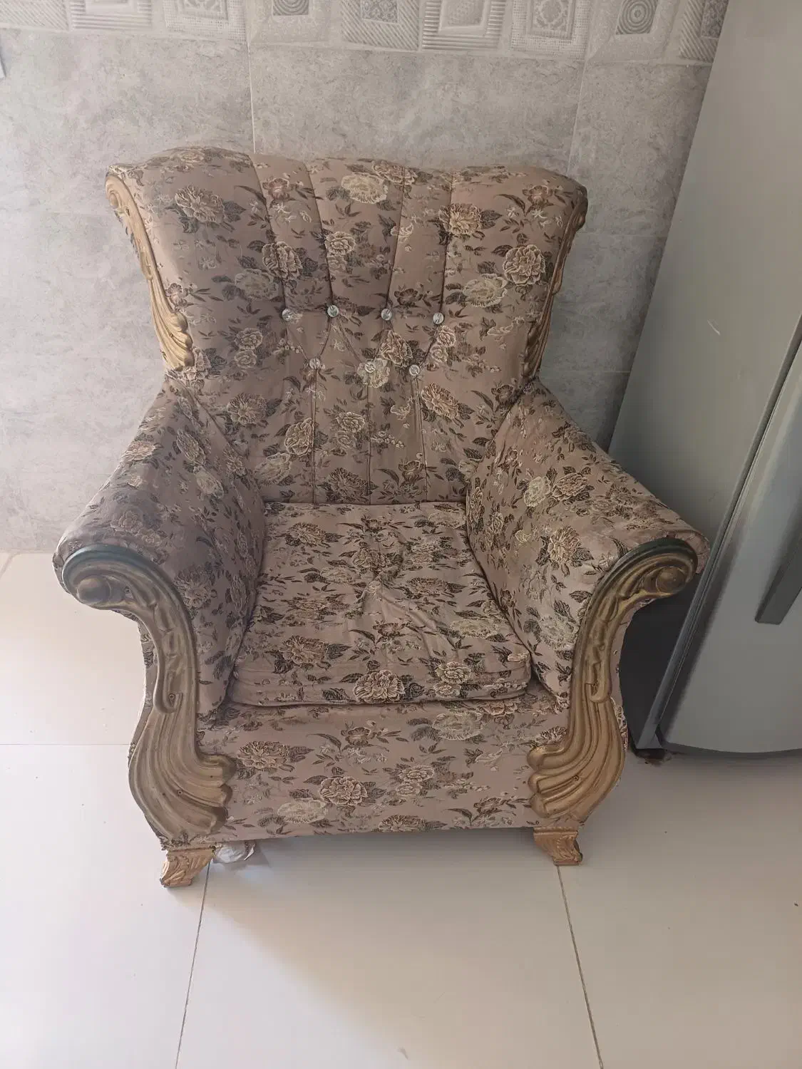 مبل سلطنتی ۷ نفره اسکلت کاملا سالم|مبلمان خانگی و میز عسلی|فسا, |دیوار