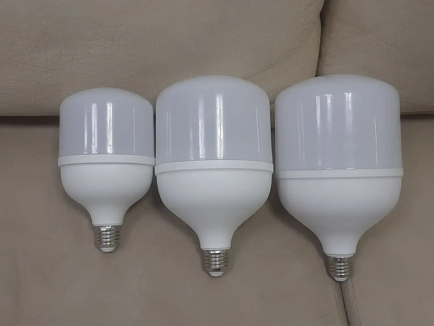 لامپ کم مصرف خرید مستقیم از تولیدی 1 سال ضمانت|لامپ و چراغ|شیراز, فاضل|دیوار