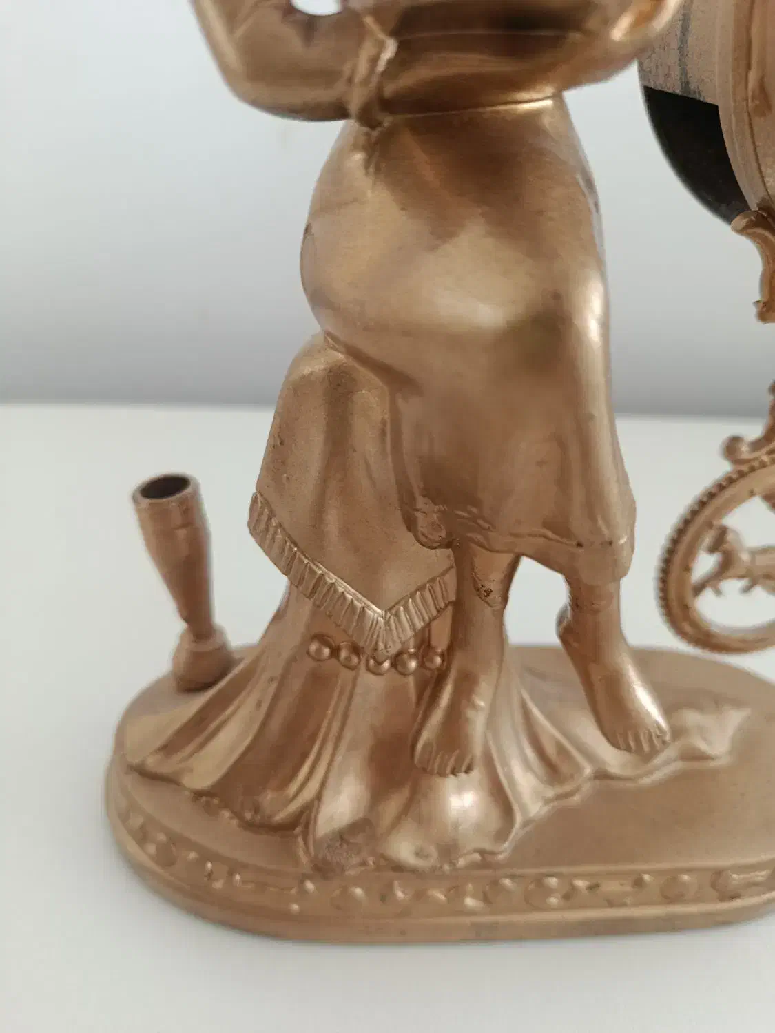 ساعت با دختر در حال مطالعه|ساعت دیواری و تزئینی|مهاباد (آذربایجان غربی), |دیوار