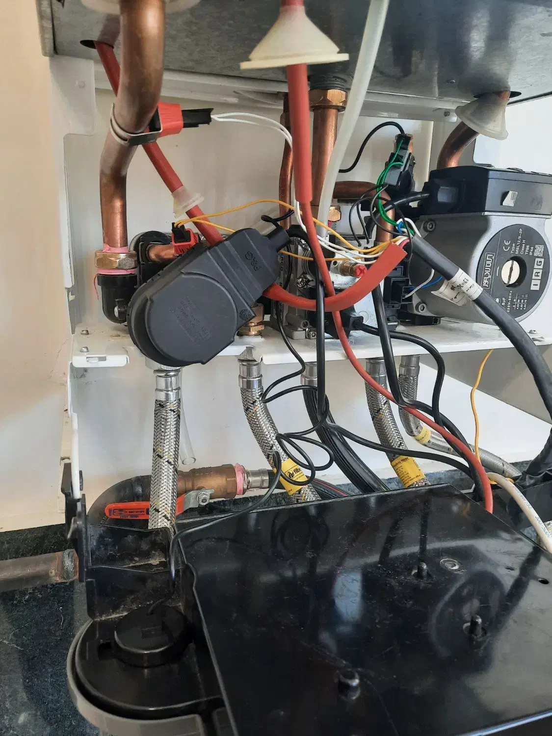 سرویس و عیب یابی پکیج|آبگرمکن، پکیج، شوفاژ|تبریز, |دیوار