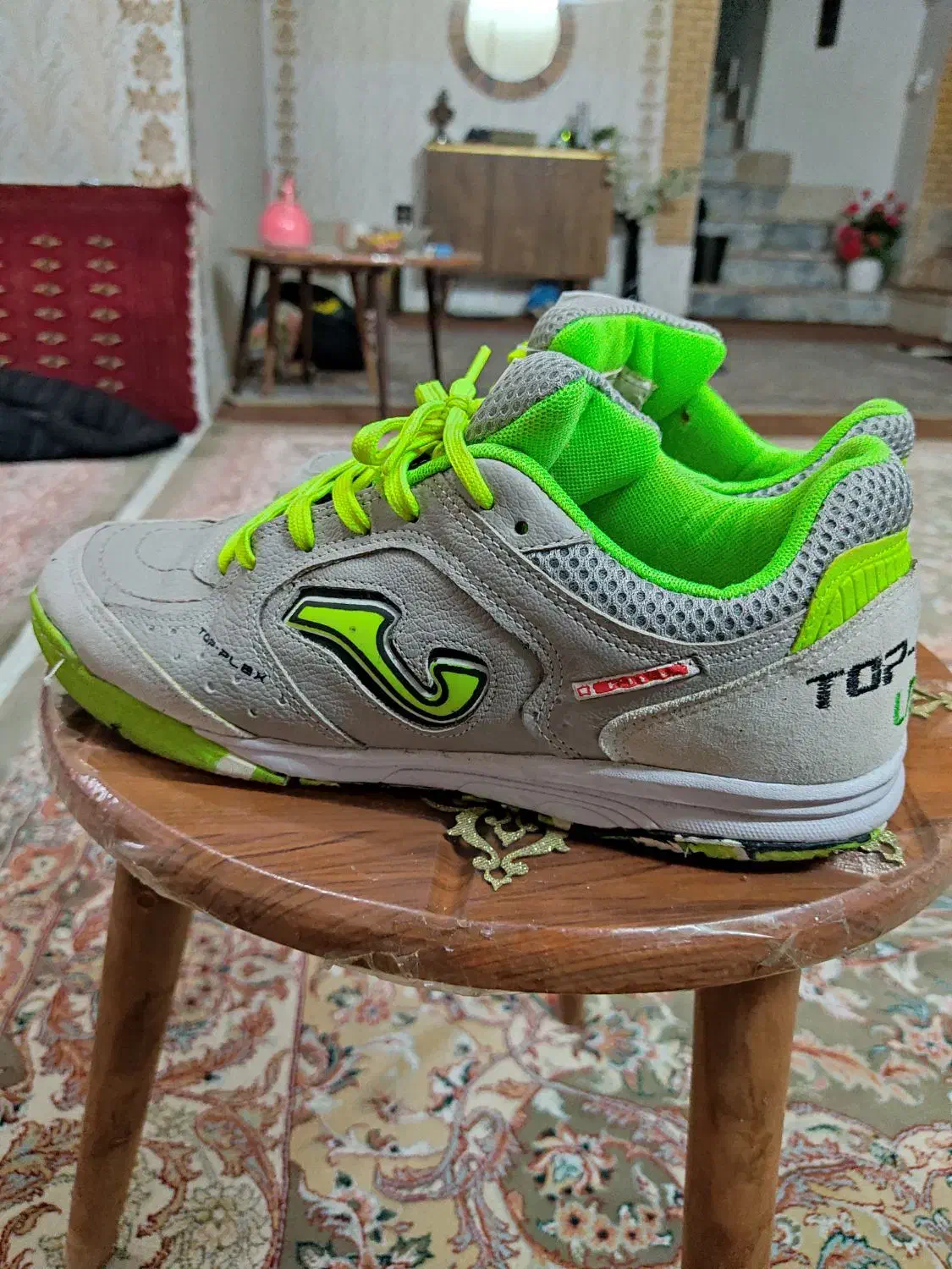 کفش فوتسال|کیف، کفش، کمربند|بجنورد, |دیوار