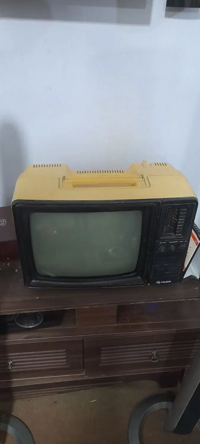 تلویزیون قدیمی|تلویزیون و پروژکتور|مشهد, طلاب|دیوار