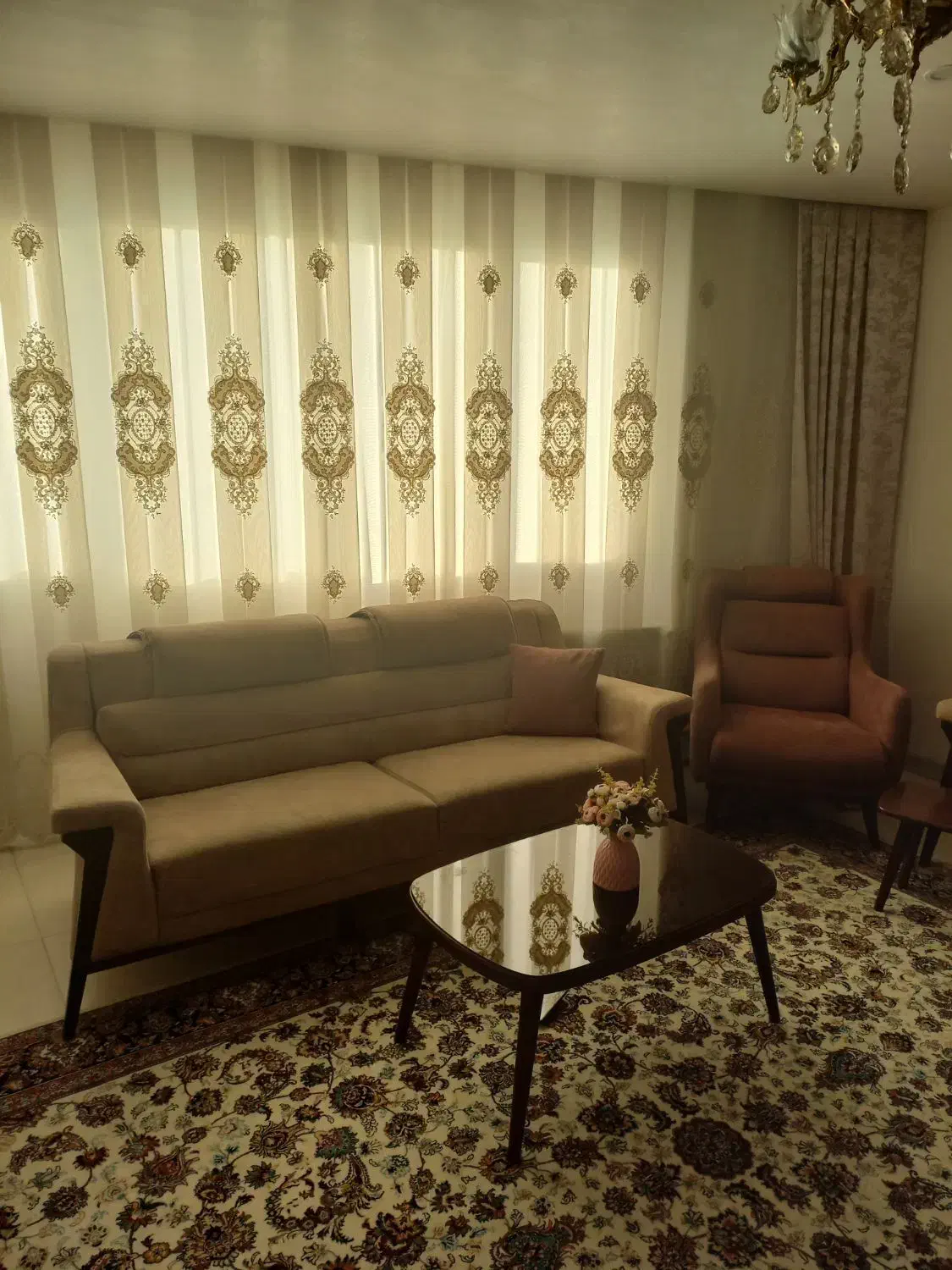 مبل راحتی هفت نفره|مبلمان خانگی و میز عسلی|اراک, |دیوار