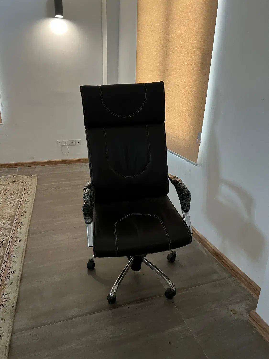 صندلی مدیریت|صندلی و نیمکت|لاهیجان, گلستان|دیوار