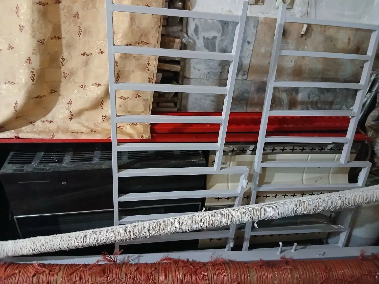 دارید قالی 9متری به همراه تخته کار|فرش|ملایر, |دیوار