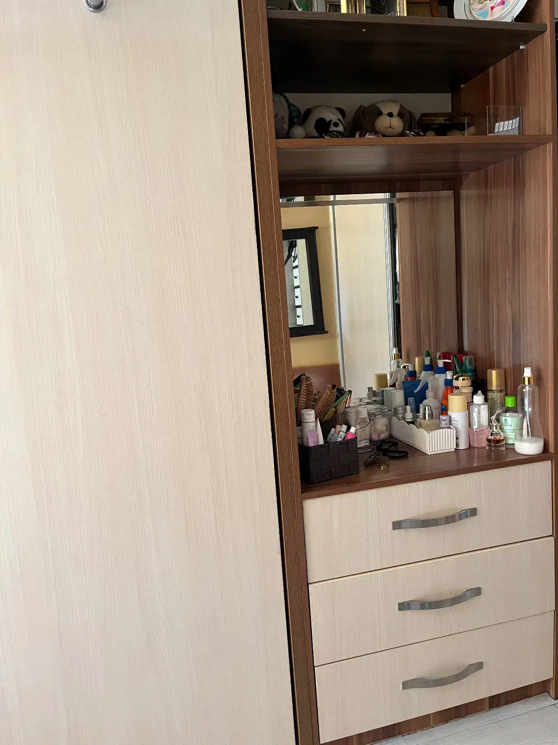 تخت تاشو به همراه میز ارایش و میز تحریر|تخت و سرویس خواب|تهران, سازمان برنامه شمالی|دیوار