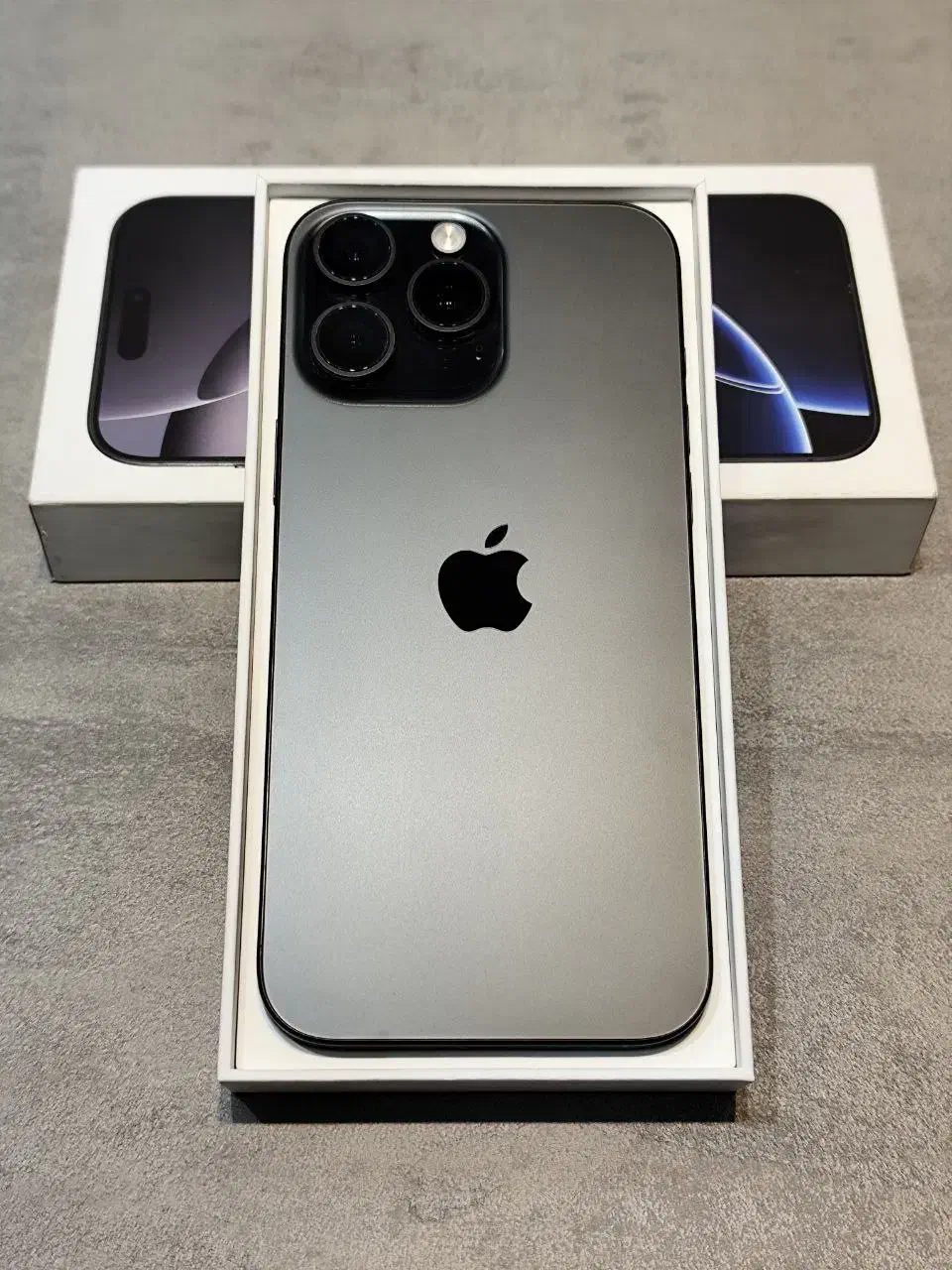 16 pro max|موبایل|اندیشه, اندیشه فاز ۱|دیوار