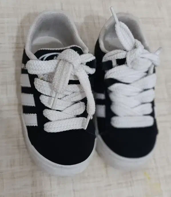 کفش سایز ۲۴ نوو|کفش و لباس بچه|دزفول, |دیوار