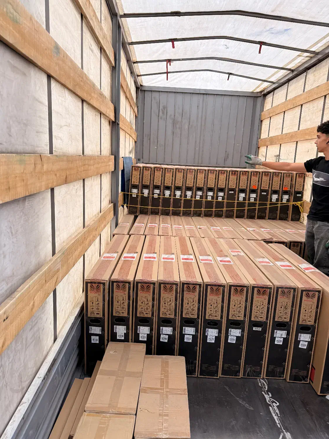 تلویزیون ۴۳ مجیک مدل MT43D1300|تلویزیون و پروژکتور|مشهد, سپاد|دیوار