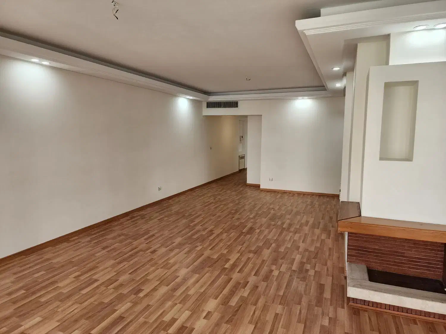 ۱۳۰متر ۲خواب ونک شیراز جنوبی باامکانات رو به آفتاب