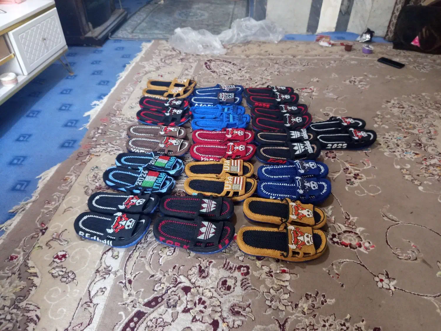 دمپایی دست بافت|کیف، کفش، کمربند|نگین شهر, |دیوار