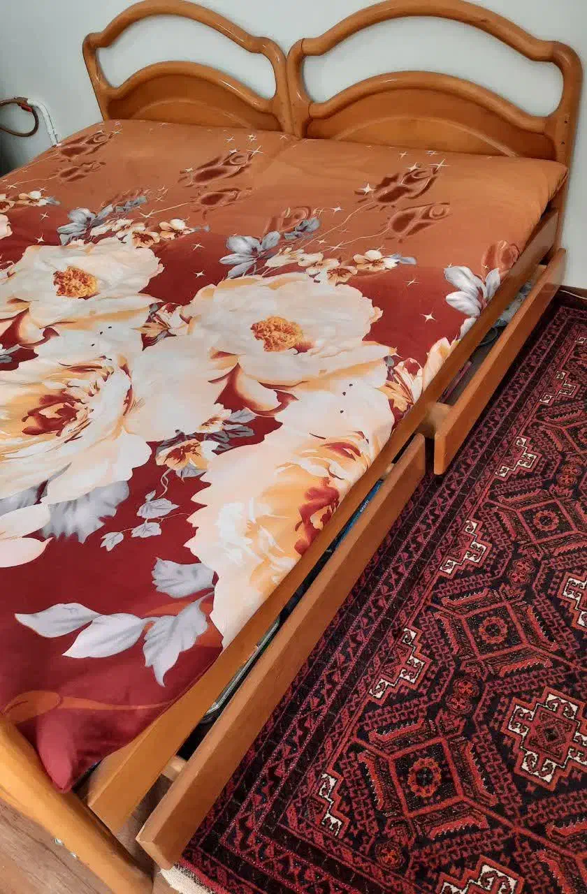 تخت یکنفره|تخت و سرویس خواب|تربتحیدریه, کاشانی|دیوار