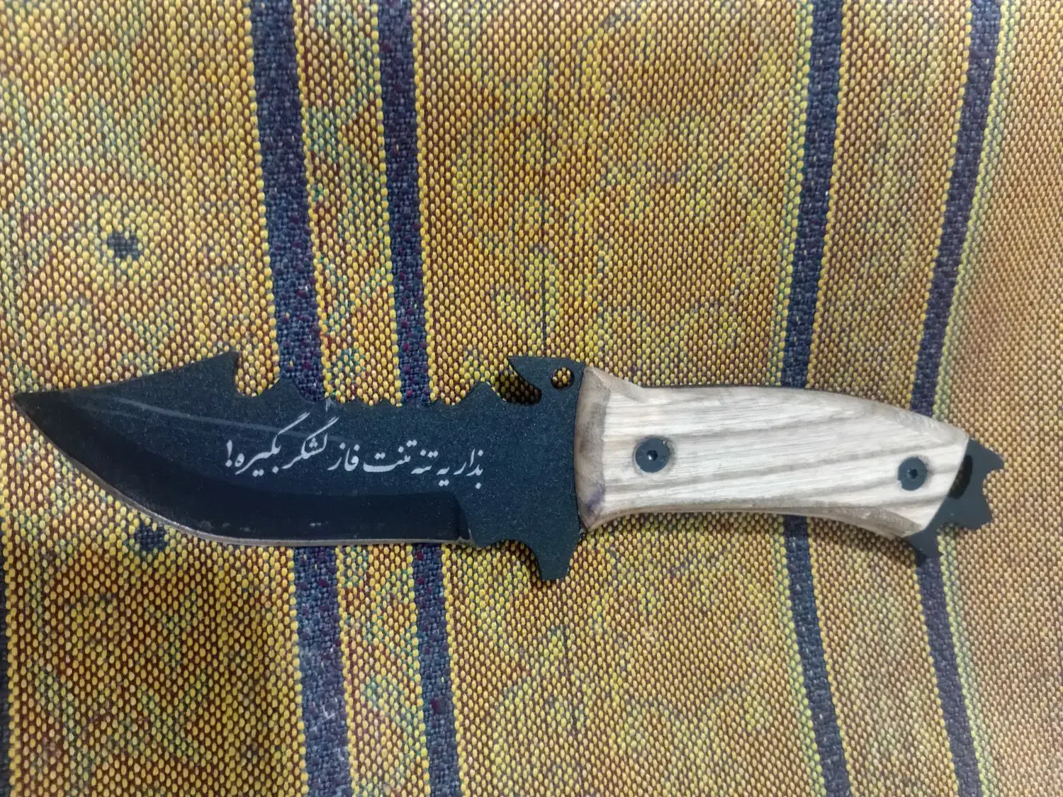 چاقو|کلکسیون اشیاء عتیقه|زاهدان, |دیوار