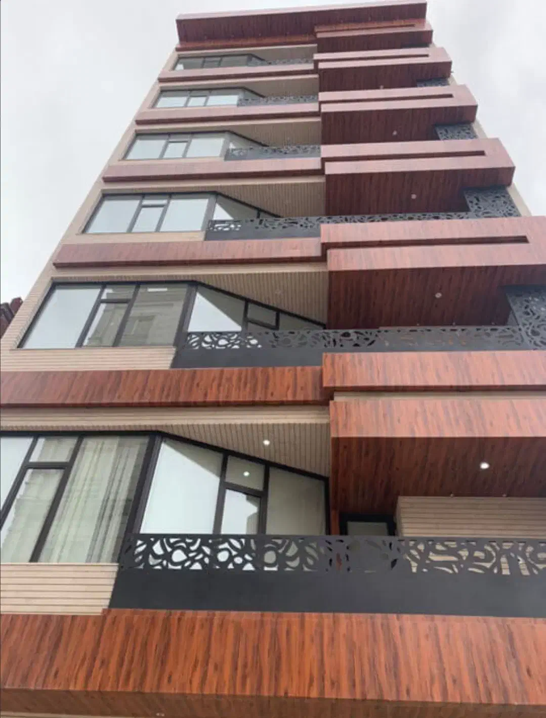 طراحی واجرای نمای آلومینیوم وچوب|مصالح و تجهیزات ساختمان|کرمان, |دیوار