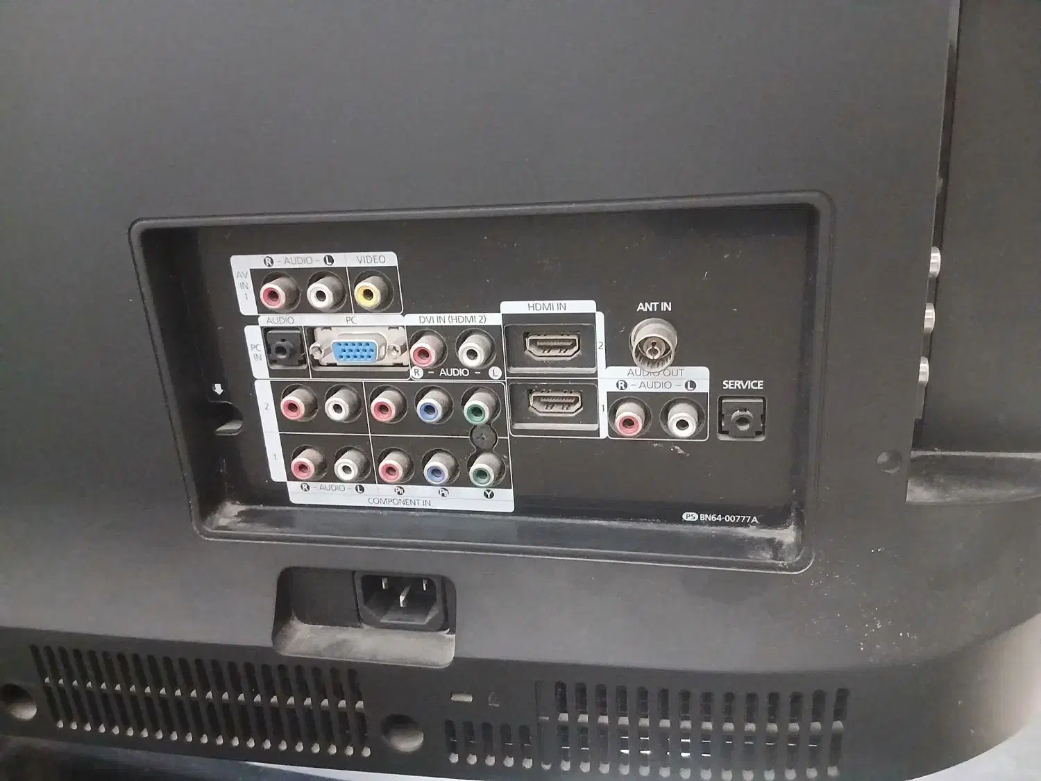 تلویزیون سامسونگ  اصل ۴۲ اینچ با میز|تلویزیون و پروژکتور|تهران, قنات‌کوثر|دیوار