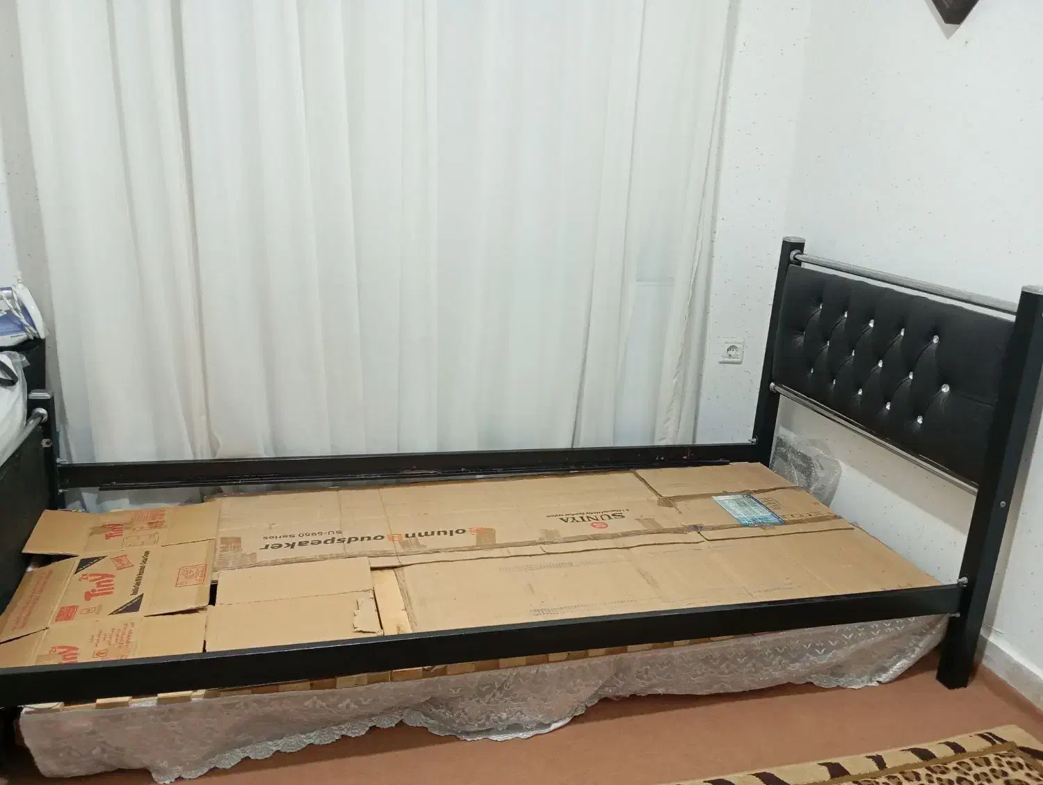 تخت یک نفره فلزی با کفی بدون تشک|تخت و سرویس خواب|محمدیه-قزوین, |دیوار