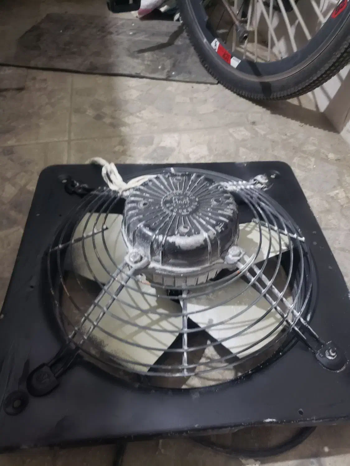 فن هواکش صنعتی ۴۵در ۴۵|پنکه و تصفیهکنندهٔ هوا|ارومیه, |دیوار