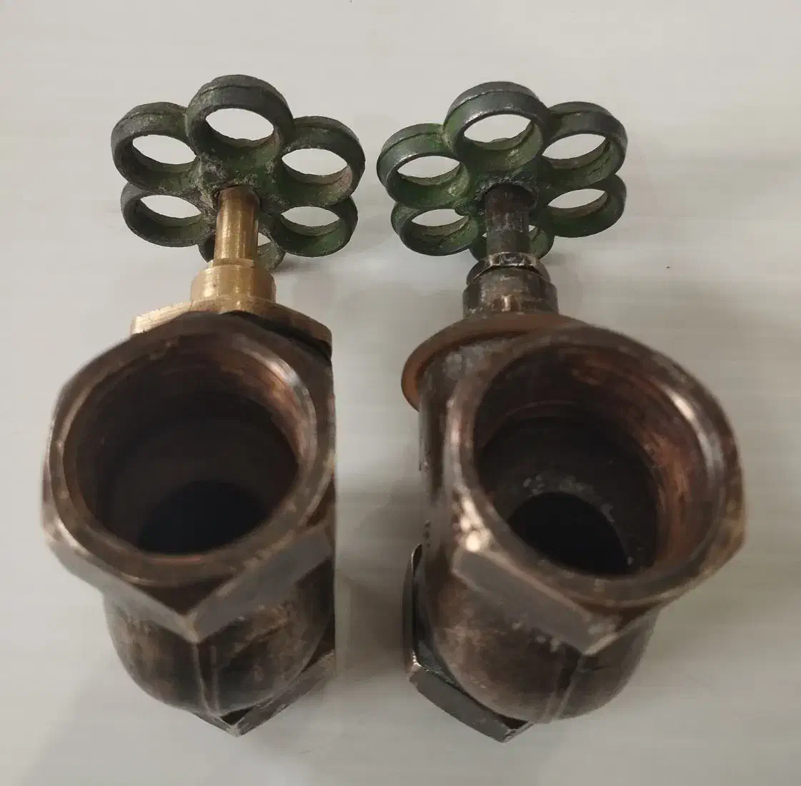 ۲عدد شیر برونزی اصل و قدیمی|کلکسیون اشیاء عتیقه|اردبیل, |دیوار