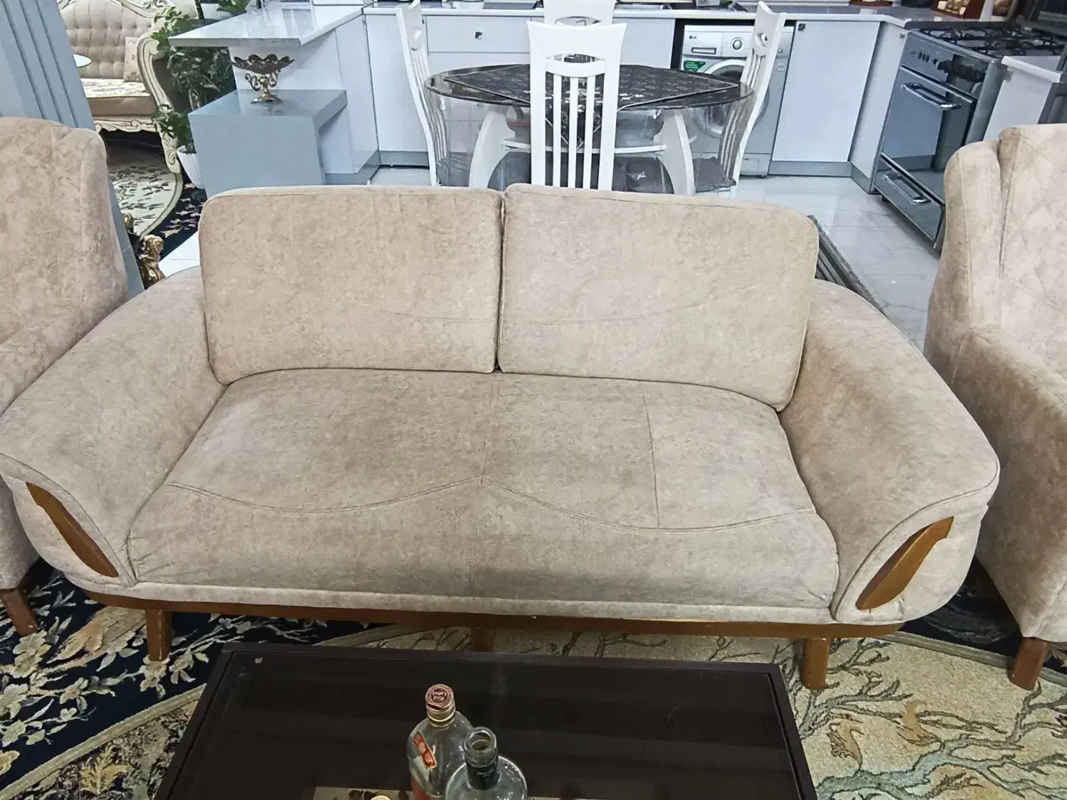 مبل چستر۷ نفره|مبلمان خانگی و میز عسلی|تربت‌حیدریه, بالا ولایت|دیوار