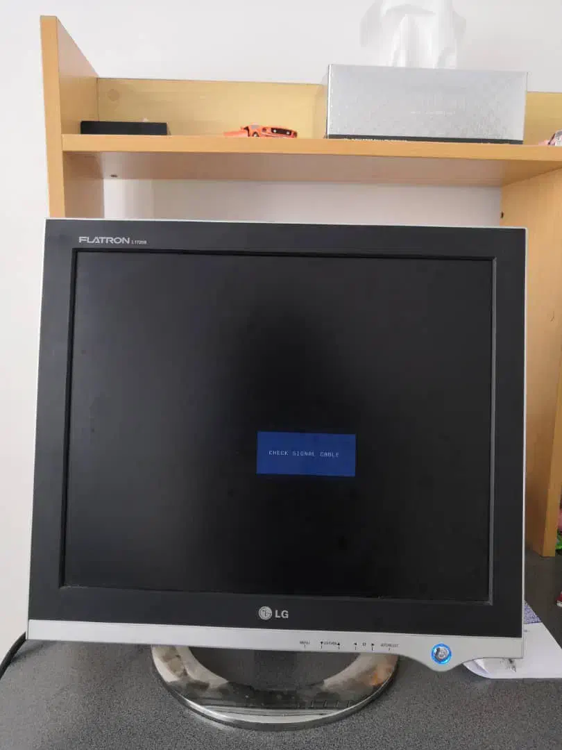 مانیتور ال جی 17 اینچ|قطعات و لوازم جانبی رایانه|پردیس, فاز ۸|دیوار