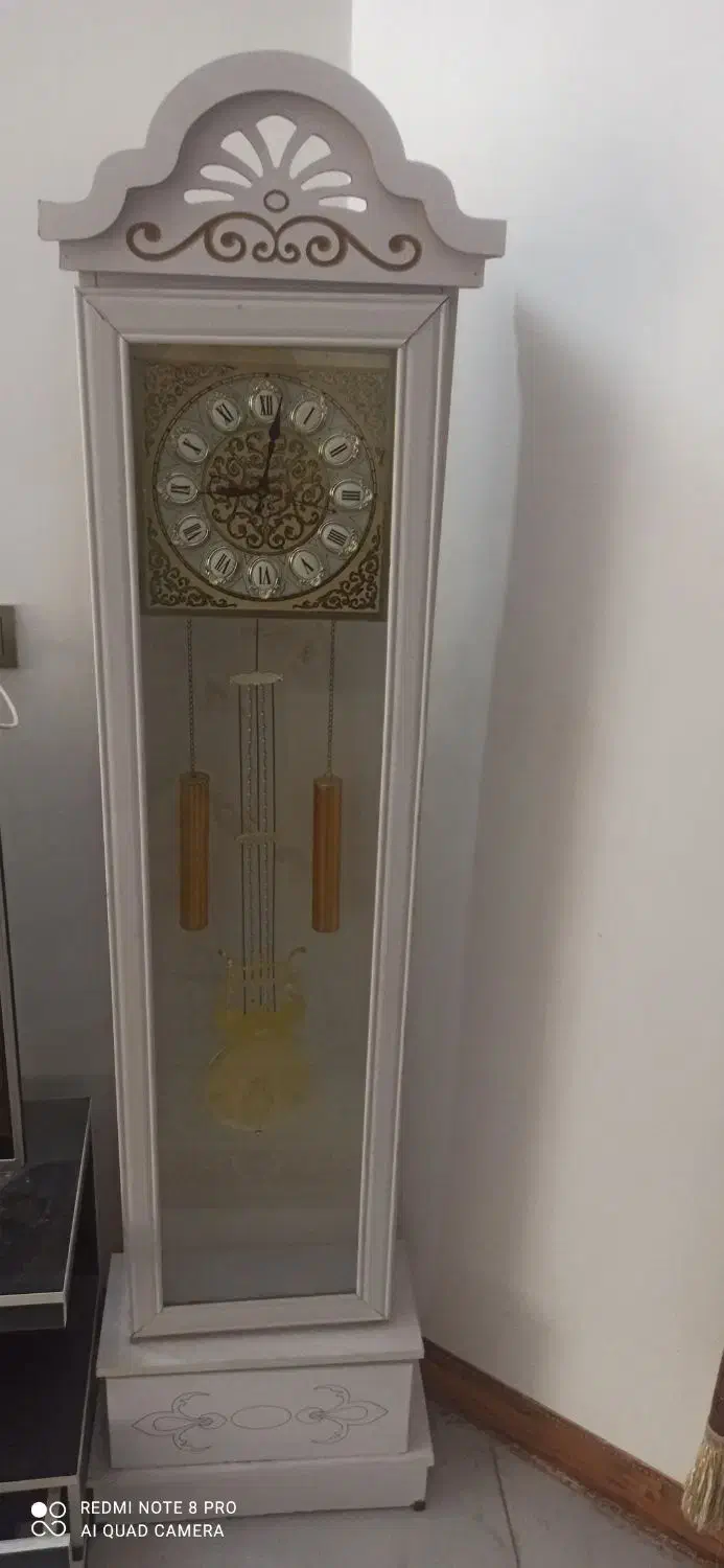 ساعت ایستاده و چند تیکه وسایل منزل|مبلمان خانگی و میز عسلی|نجفآباد, هفده شهریور|دیوار