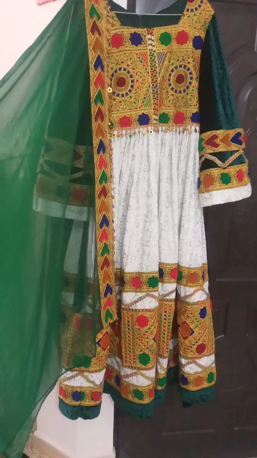 لباس محلی زیبا|لباس|بومهن, |دیوار