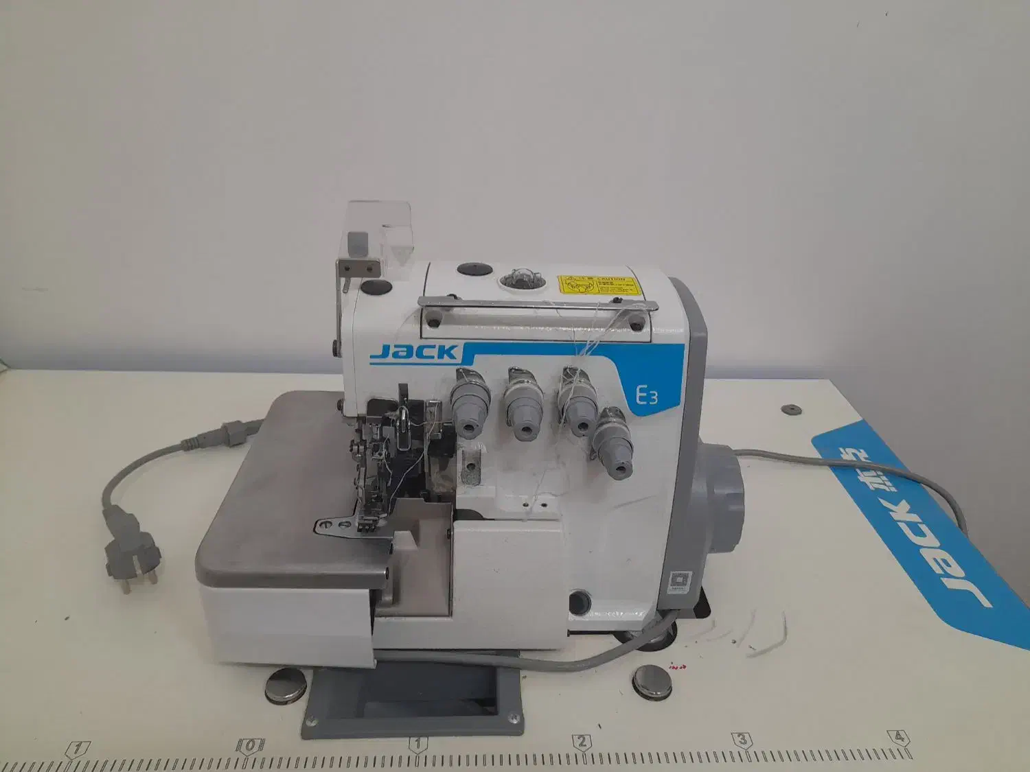 چرخ سرودز جک چهار نخ|چرخ خیاطی و ریسندگی|سبزوار, کلاته سیفر|دیوار