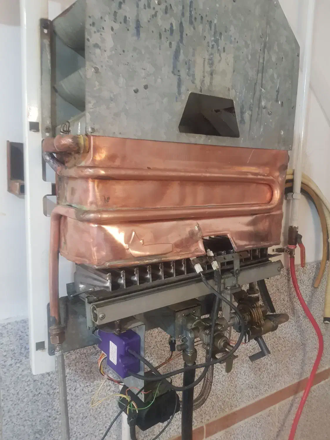 ابگرمکن بوتان ۳۱۱۸ ایوناز|آبگرمکن، پکیج، شوفاژ|بروجرد, |دیوار