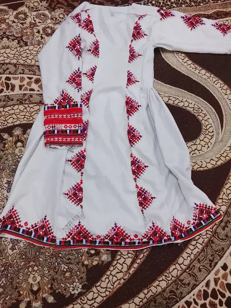 زیاستین دست دوز|لباس|خاش, |دیوار