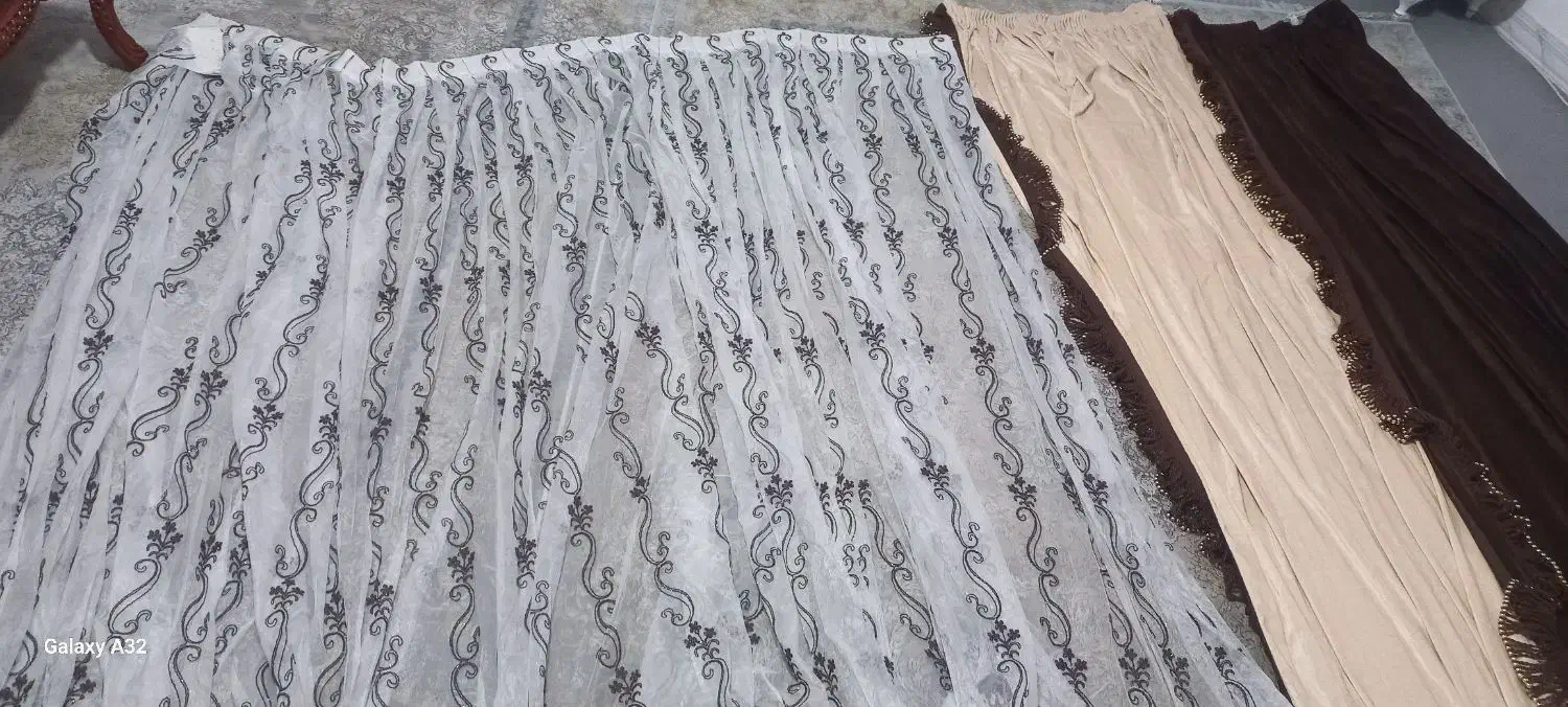 چند عدد پرده|پرده، رانر، رومیزی|چهارباغ, |دیوار