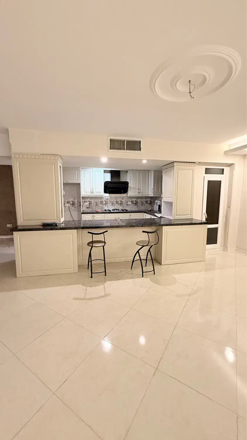 ۱۶۰متری سه خوابه/بلوار مژدی/شهرک نفت/ویو ابدی