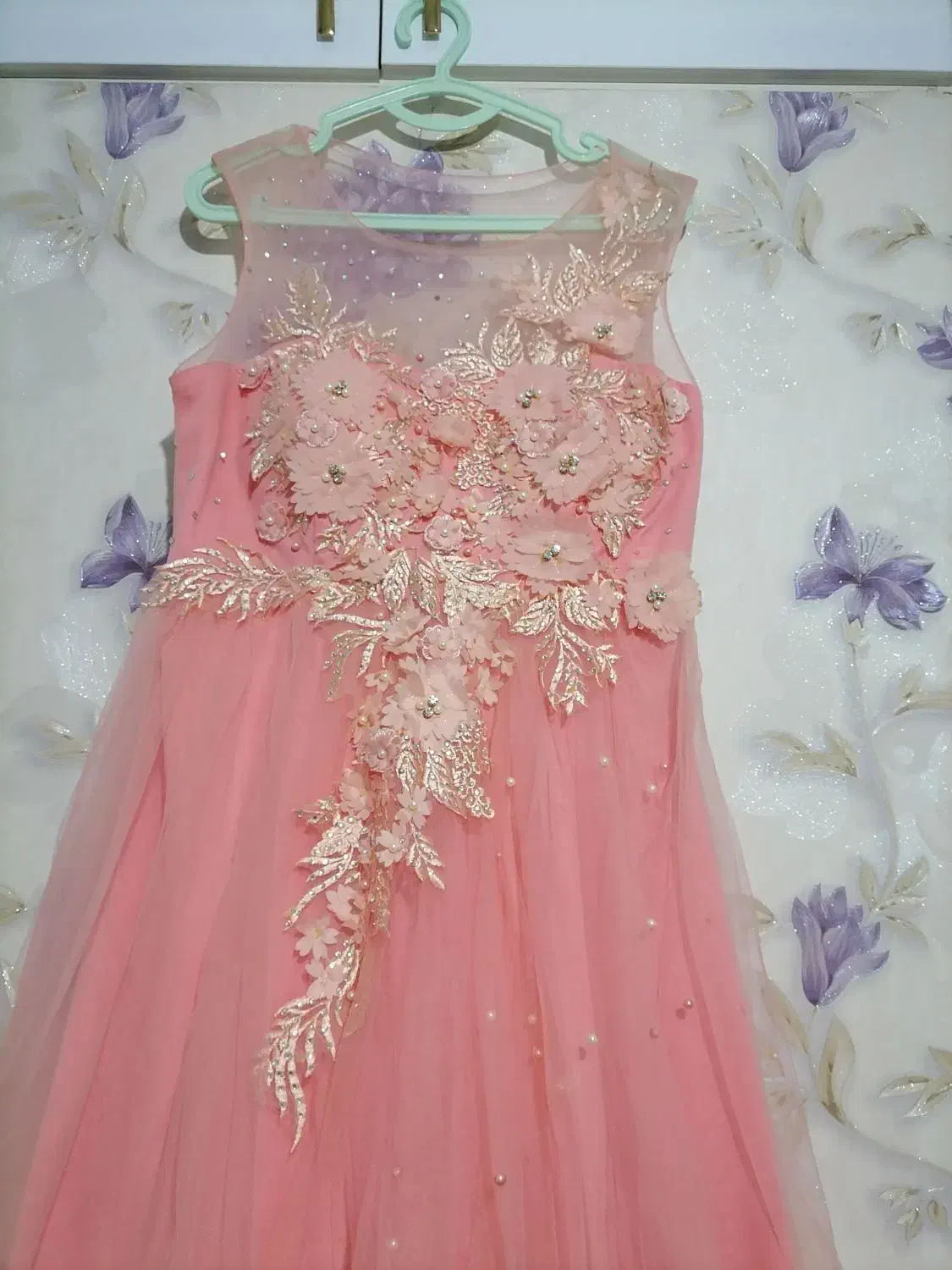 لباس مجلسی|لباس|تبریز, |دیوار