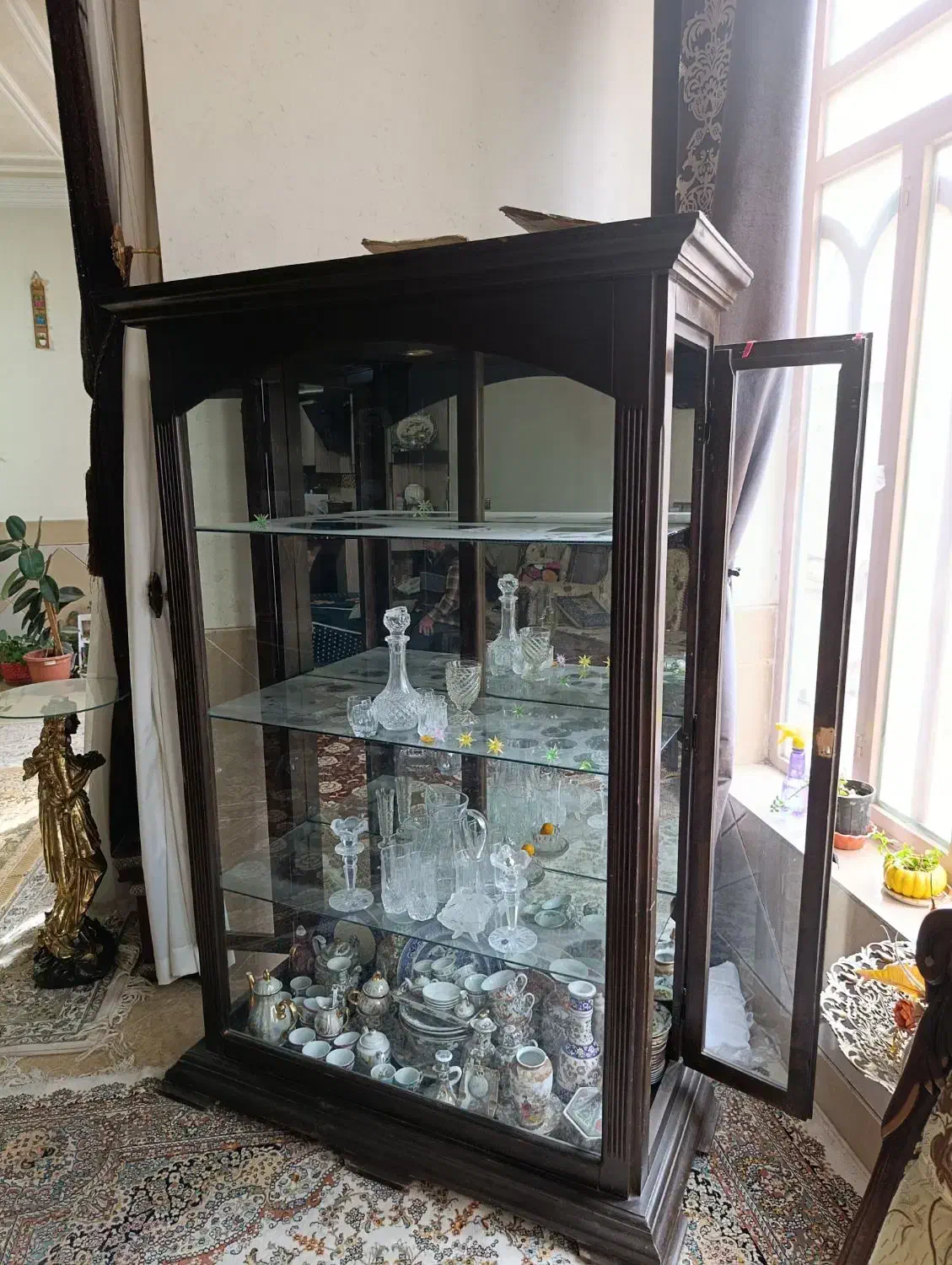 ویترین چوب قدیمی چهار طبقه شیک|بوفه، ویترین، کنسول|شهرضا, |دیوار