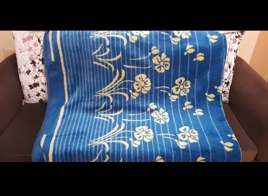 پتوی یکنفره ضخیم و نو|رختخواب، بالش، پتو|کرج, برغان|دیوار