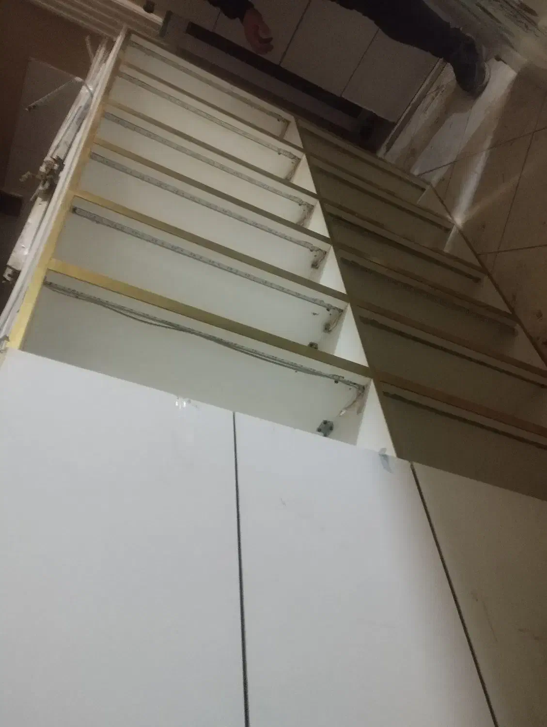 ویترین ایستاده و میزه تعمیرات جهت کار موبایل|فروشگاه و مغازه|مشهد, چهنو|دیوار