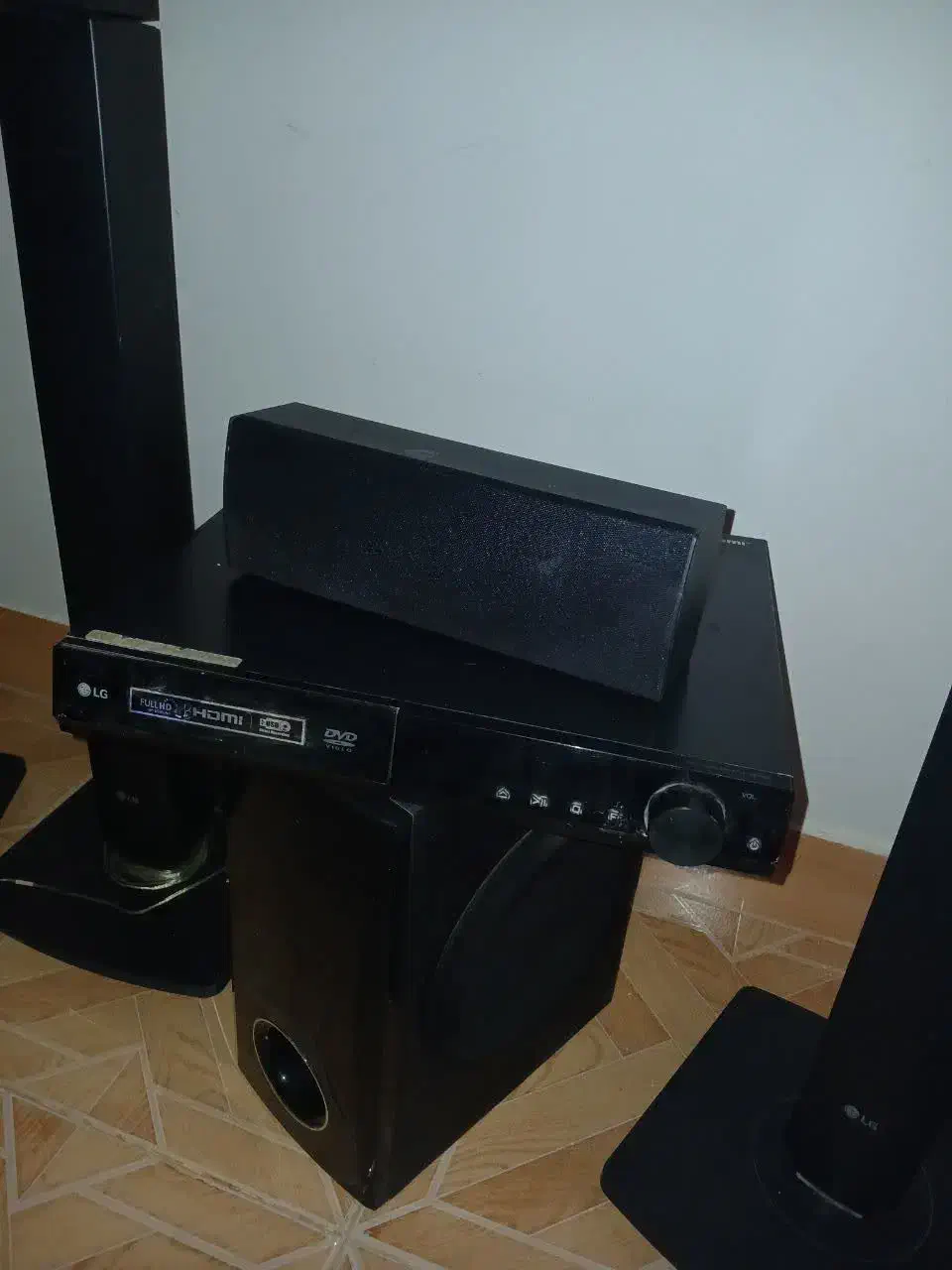 سینما خانواده ال جی|سیستم صوتی خانگی|اندیشه, اندیشه فاز ۱|دیوار