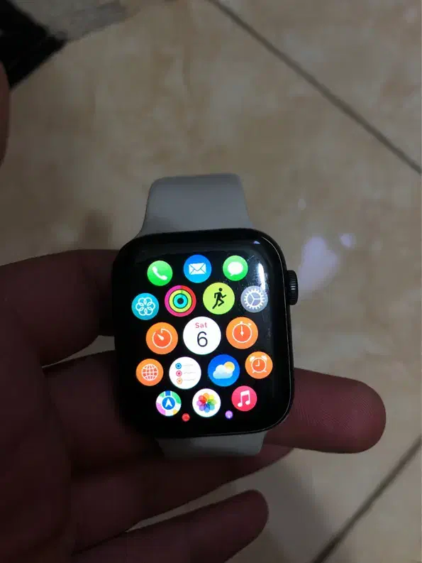 اپل واچ سری ۴|ساعت|رشت, یخسازی|دیوار