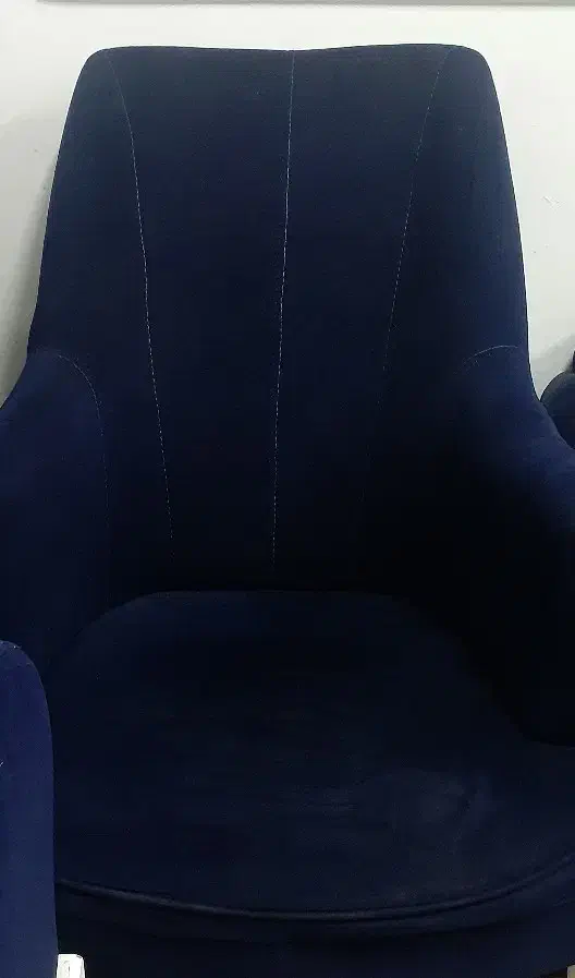 مبل کارکرده۷نفره|مبلمان خانگی و میز عسلی|رشت, باهنر|دیوار