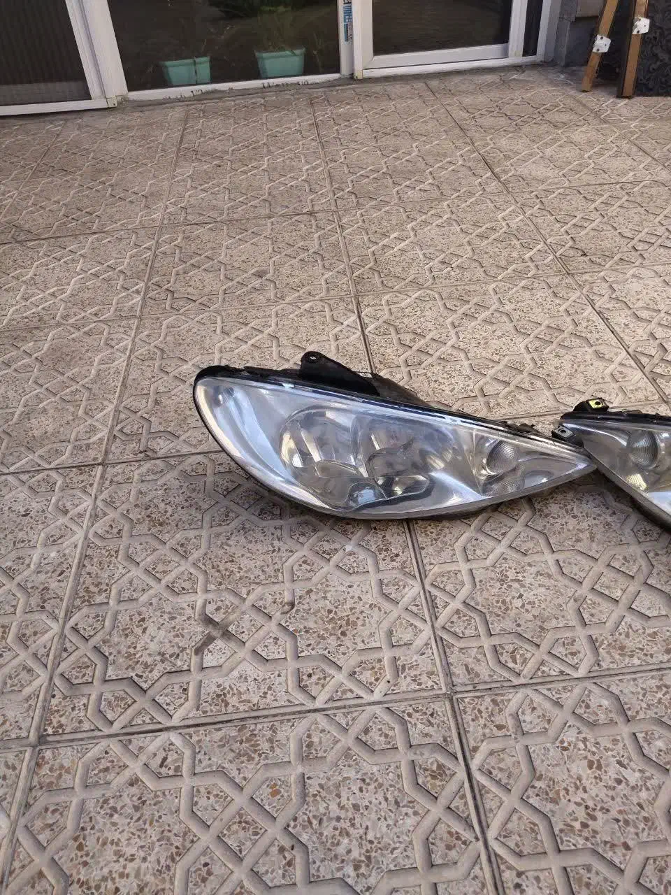 چراغ ۲۰۶|قطعات یدکی و لوازم جانبی|عجب شیر, |دیوار